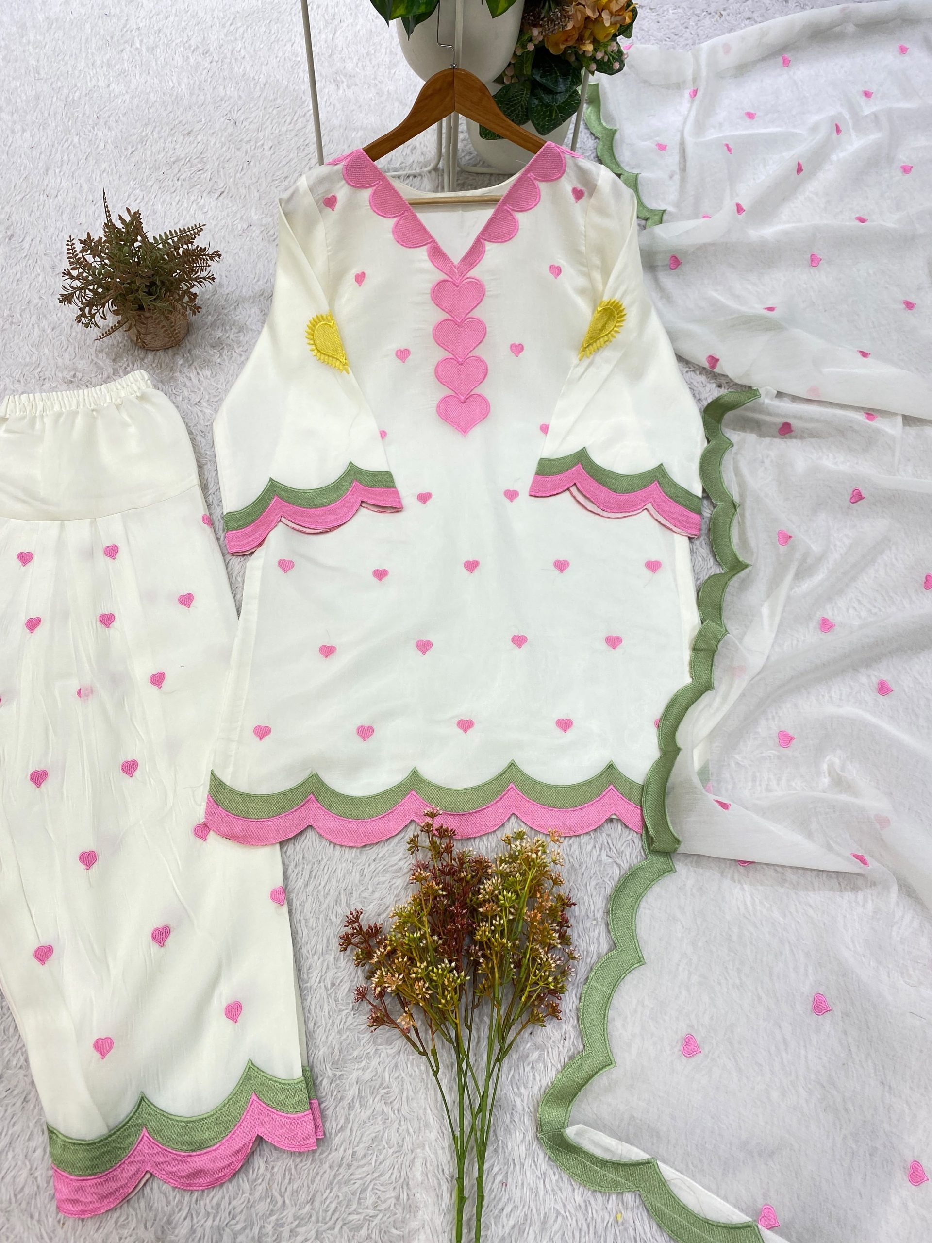 Farshi Salwar Suit - Image 5