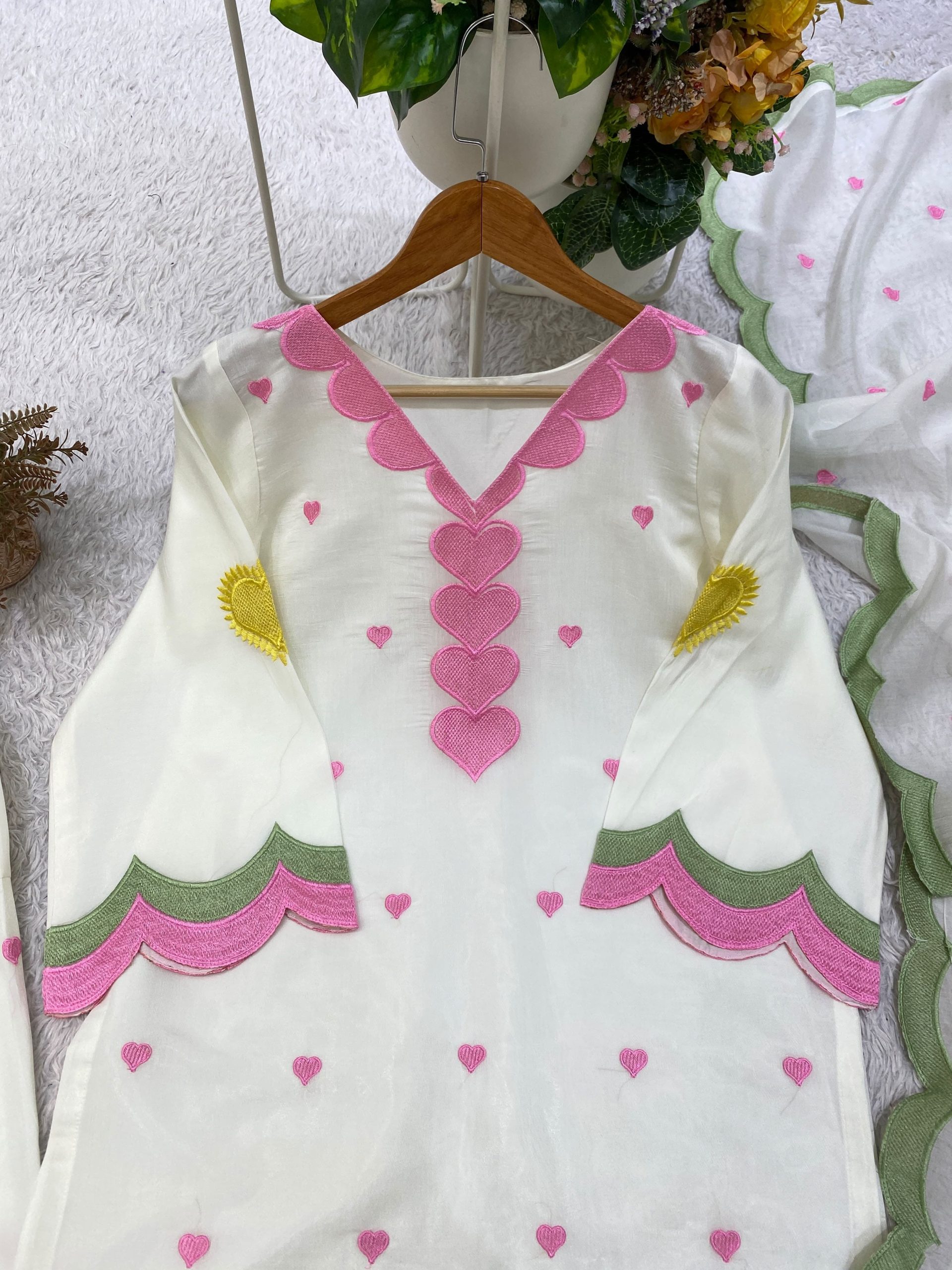 Farshi Salwar Suit - Image 3
