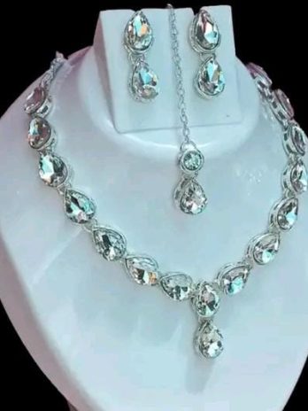 Elegant Silver-Tone Crystal Necklace Set with Earrings